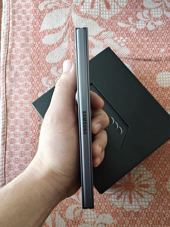 Samsung galaxy z fold SE (special edition) — 5