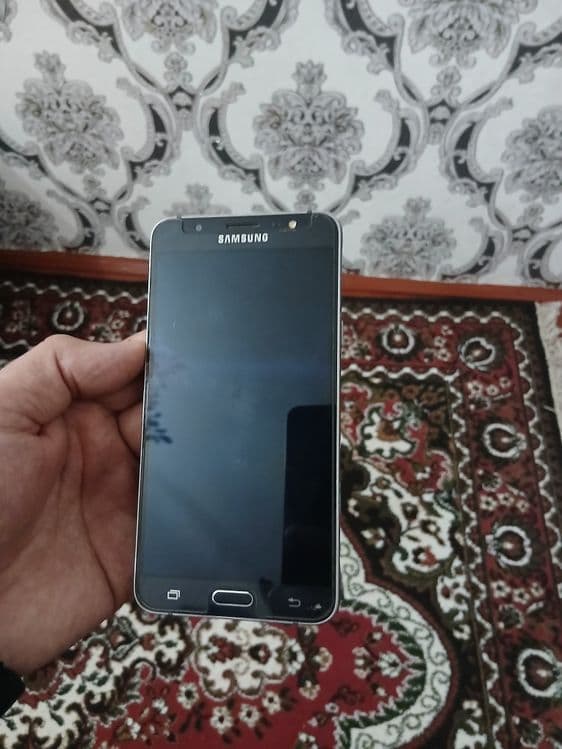 Samsung galaxy j7 — 3