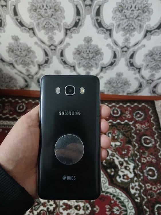 Samsung galaxy j7 — 4