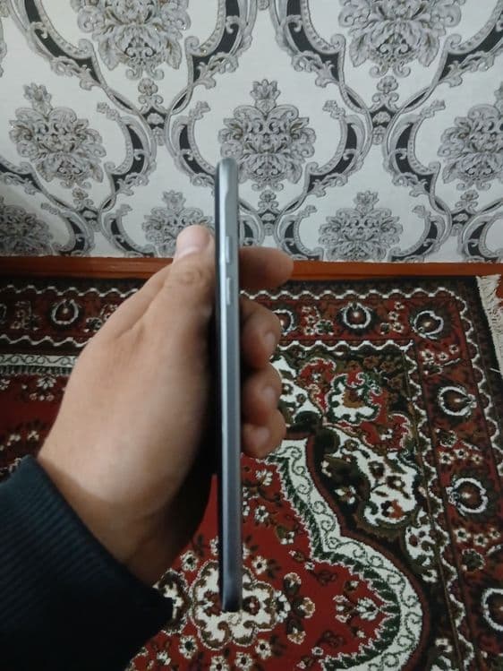 Samsung galaxy j7 — 6