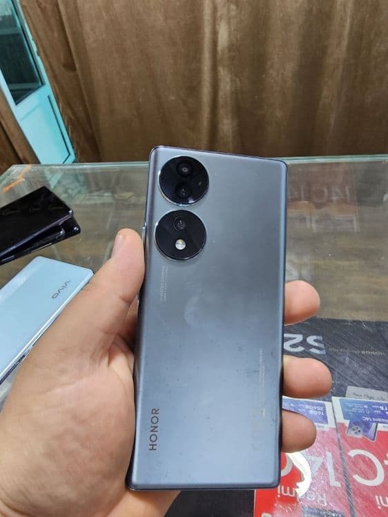 Honor 70.  128gb — 2