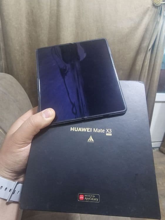 Huawei Mate x3. 512gb — 2