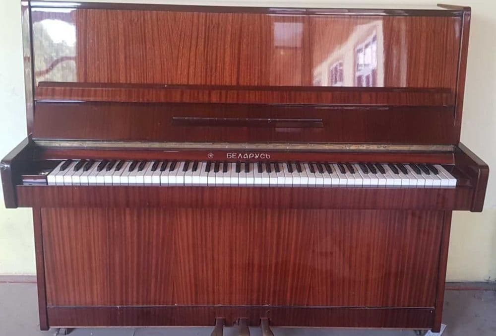 Asaka, Pianino sotiladi 300 $ — 1