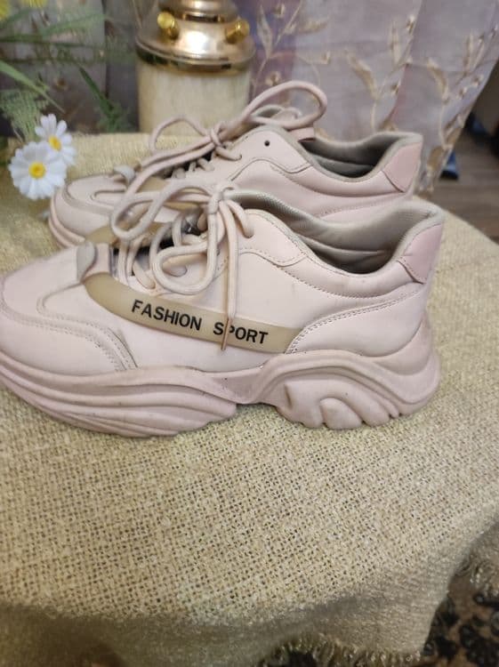Босоножки , крассовки 40-41 раз. — 4