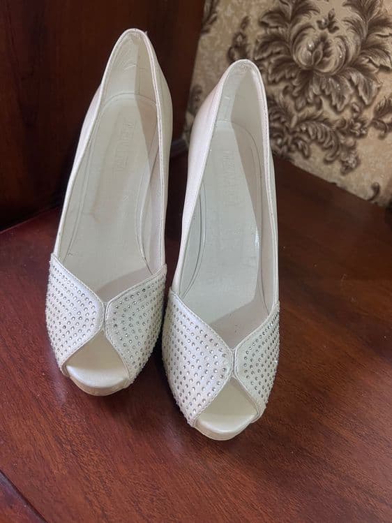 Ivory rang baland poshnali nejniy tufli — 4