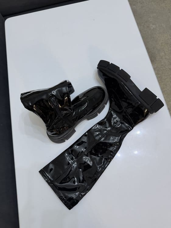 Лаковые сапоги-чулки  Zara черные на массивной подошве — 2