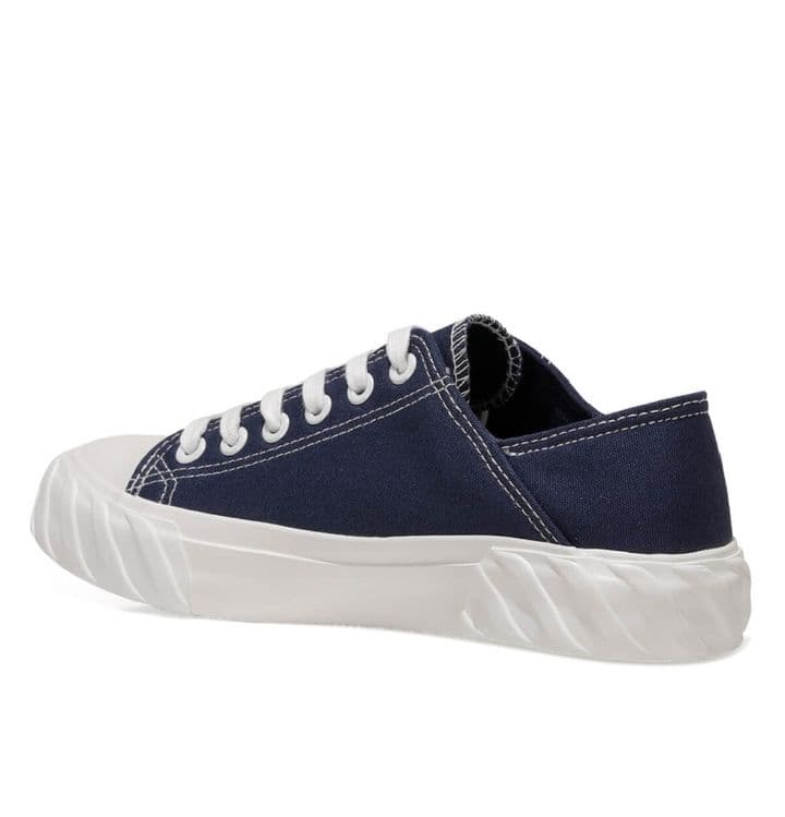 Кеды Nine West . — 3