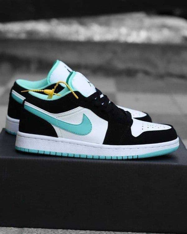 Стильные кроссовки Nike Air Jordan 1 Low — 4