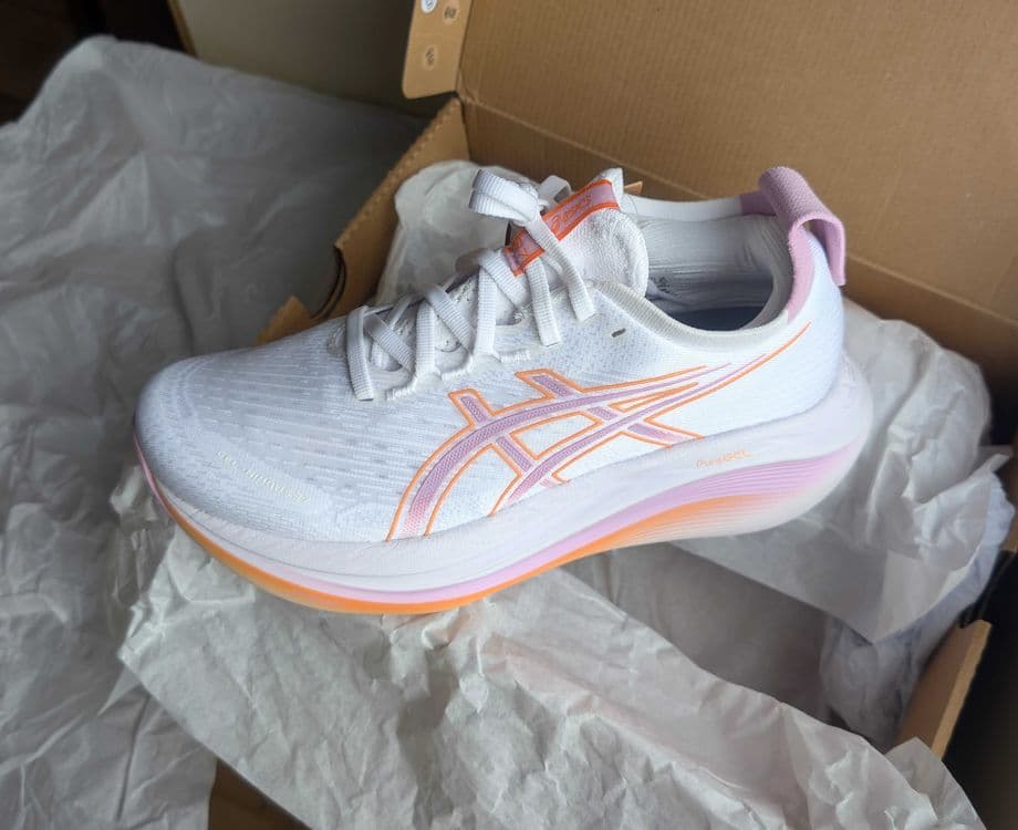 Женские кроссовки Asics GEL-NIMBUS 27 оригинал, new EUR 40 — 7
