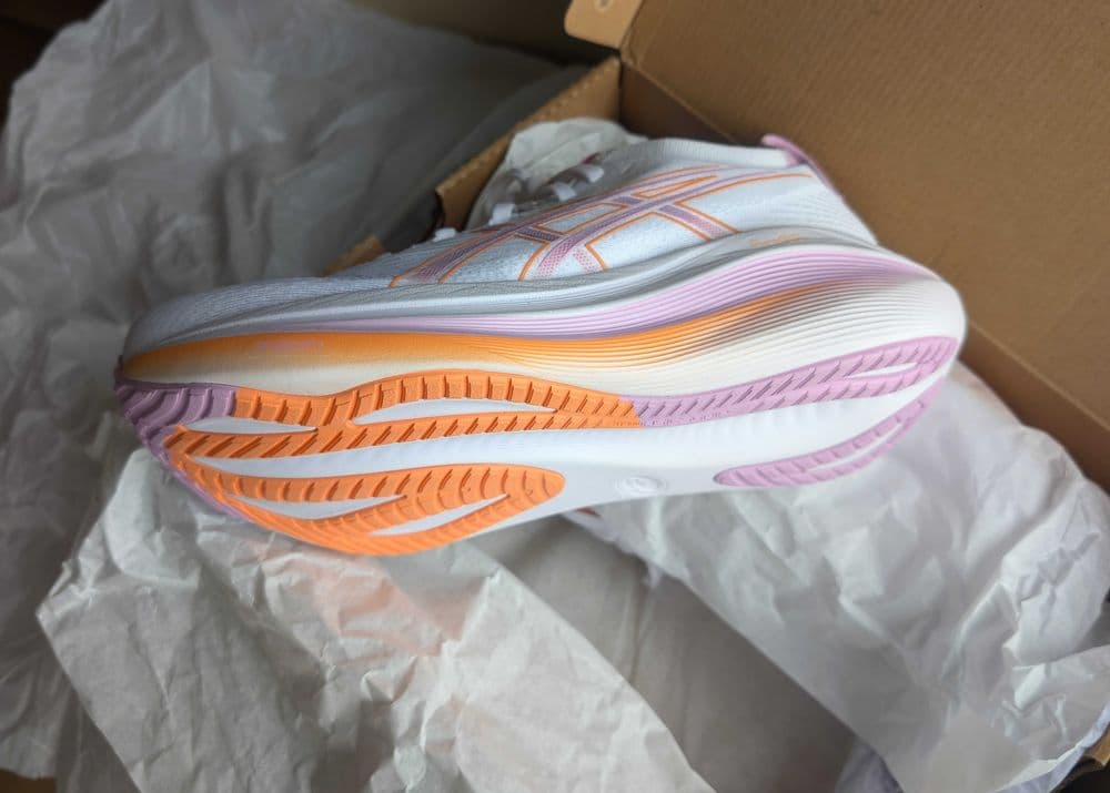 Женские кроссовки Asics GEL-NIMBUS 27 оригинал, new EUR 40 — 8