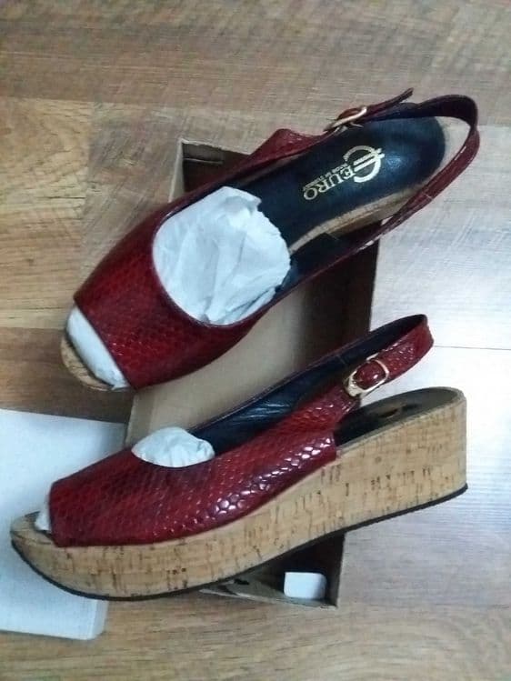 Босоножки танкетки. 39-40 р. Кожа — 1
