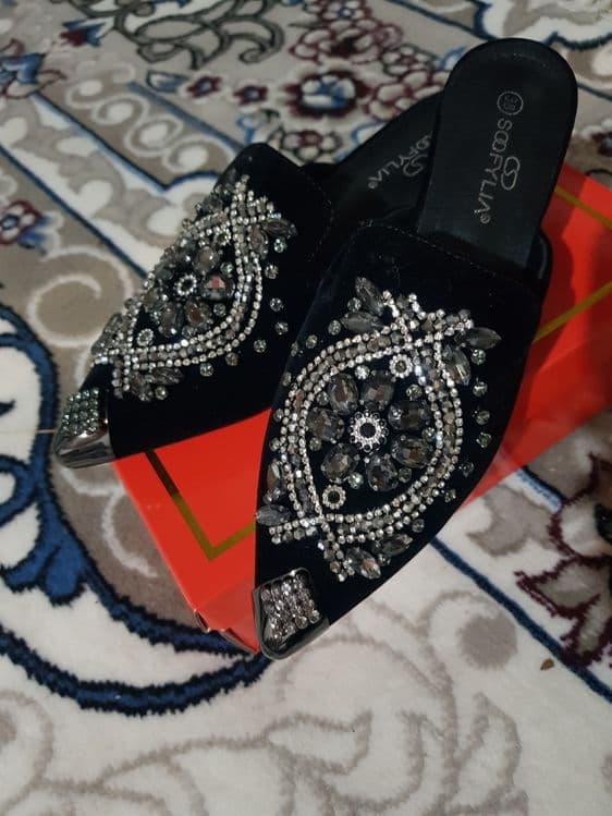 Ayollar oyoq kiyimi yangi — 1