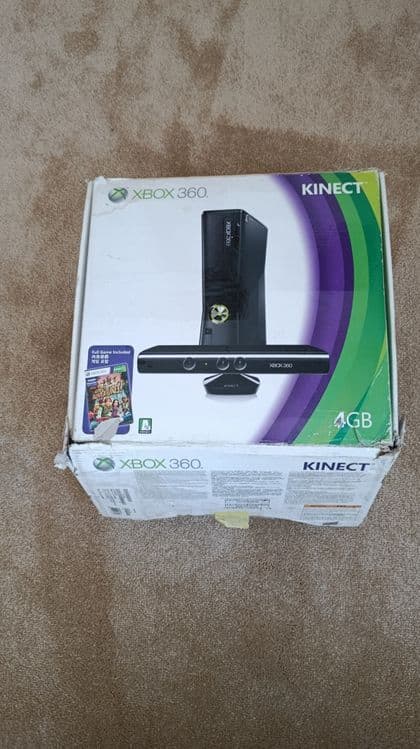 Xbox 360 Slim 4GB + Kinect (Полный комплект в коробке) — 1