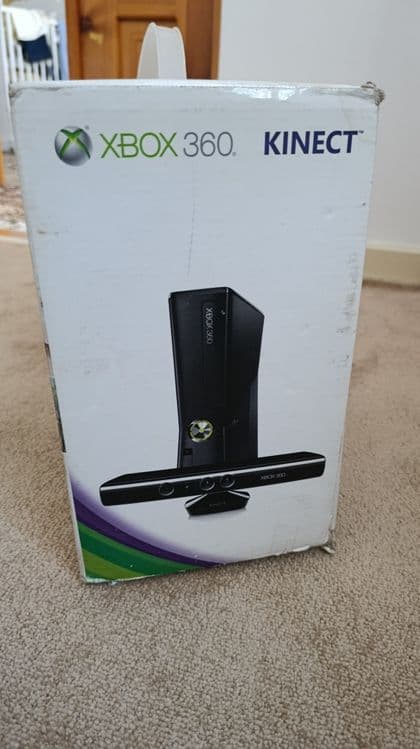 Xbox 360 Slim 4GB + Kinect (Полный комплект в коробке) — 3