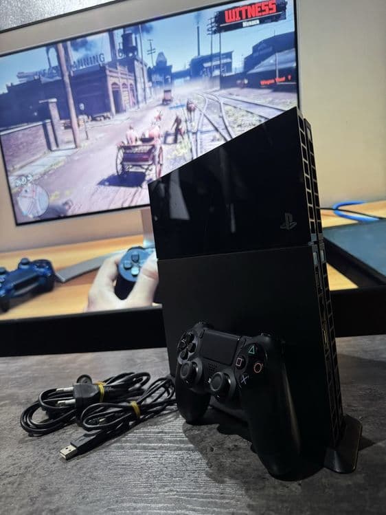 PlayStation 4Fat 500gb в отличном состоянии! — 2