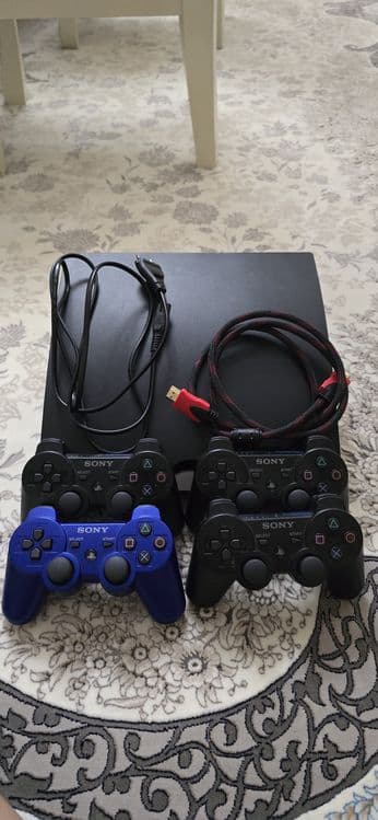 Ps3 sotiladi 4 ta pulti bor 6 ta disk bor bittasini 200 ming sõmdan — 1