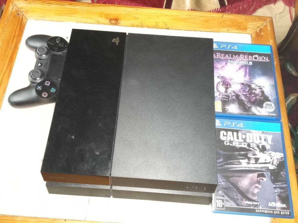 Playstation 4 500GB — 1