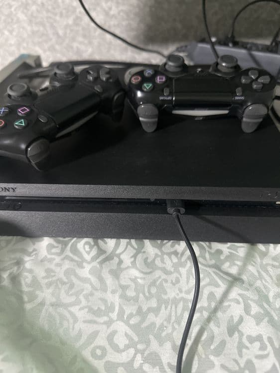 ps4 slim idealniy — 2