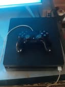 В хорошем состоянии Ps4 slim 2tb  ver9.00 goldhen