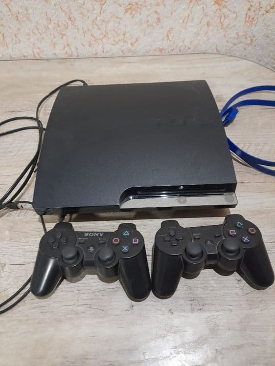 Playstation 3 slim — 2