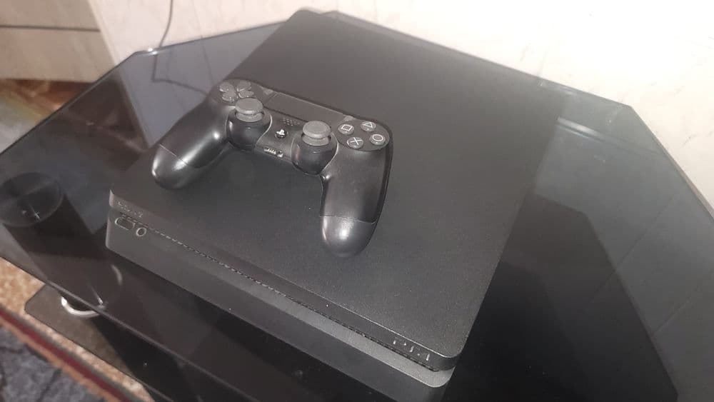 Срочно продается ps4 slim на 500GB — 3