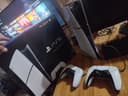 PS5 slim karobka bor ideal holati 2 ta original djoystik o'yinlar bor.