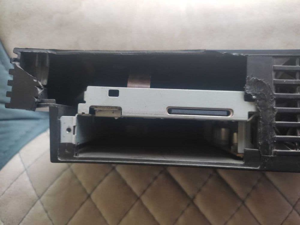 Продаётся на запчасти рабочая Sony PS 2 30005 . Работает от 110 вольт — 2