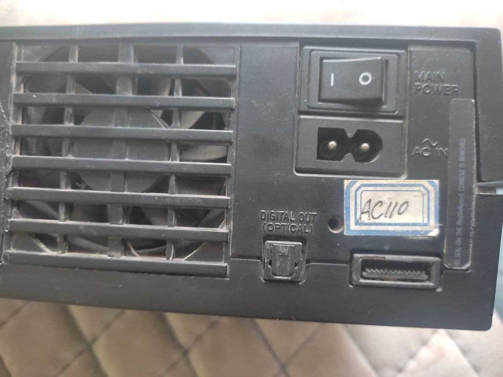 Продаётся на запчасти рабочая Sony PS 2 30005 . Работает от 110 вольт — 3