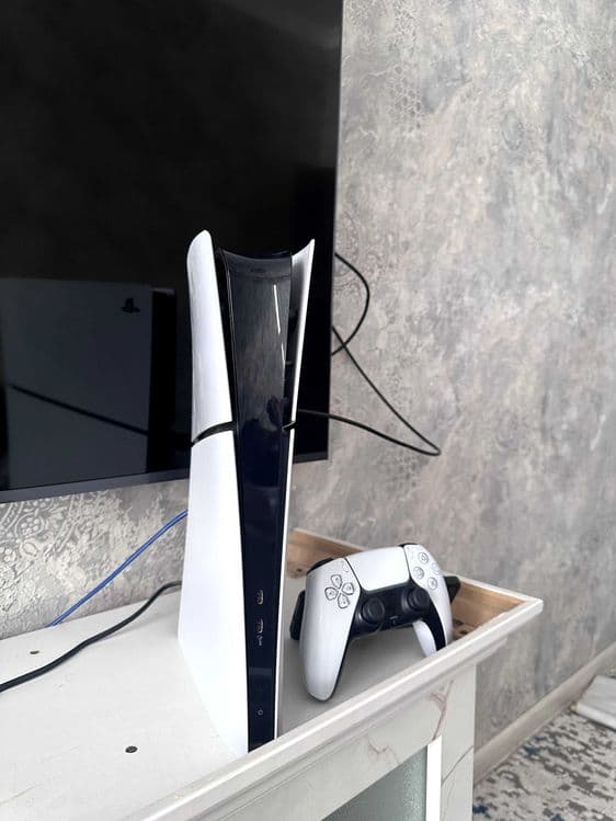 Playstation 5 Slim — 2