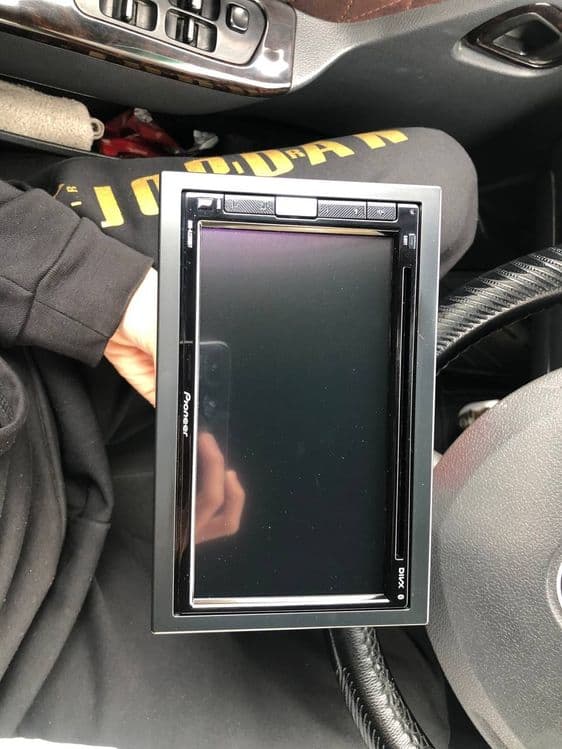 Pioneer AVH-A2350bt — 1