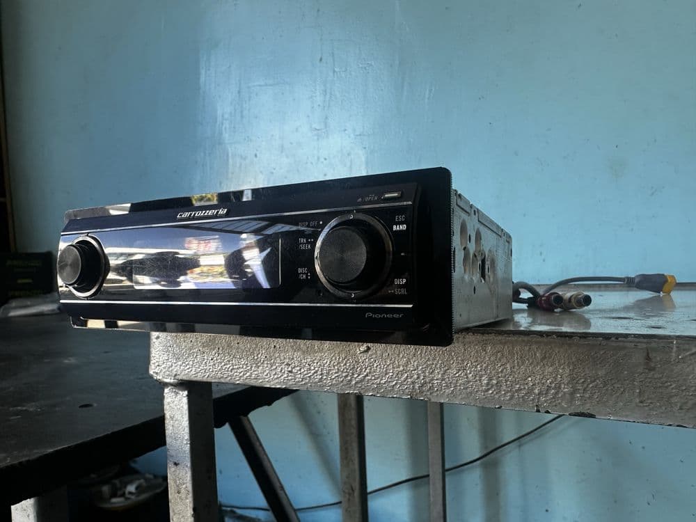 Carrozzeria  DEH-P940 sotiladi — 2