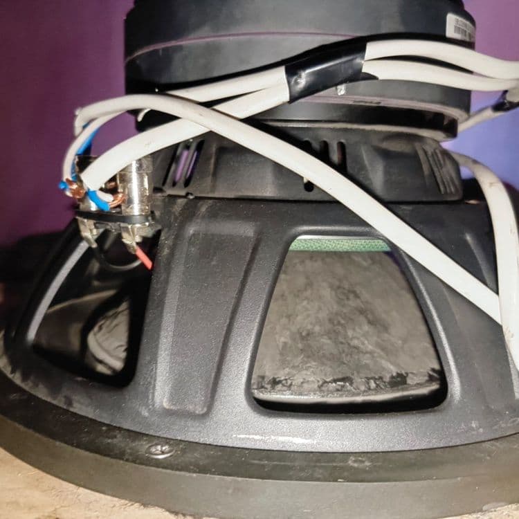 subwoofer sotiladiMachete Fight R 1.200 MAX 2.400 — 3