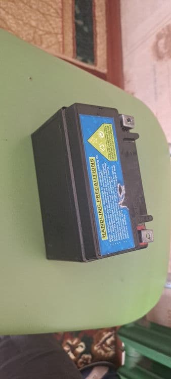 Akkumlyator 12v 7 A — 1