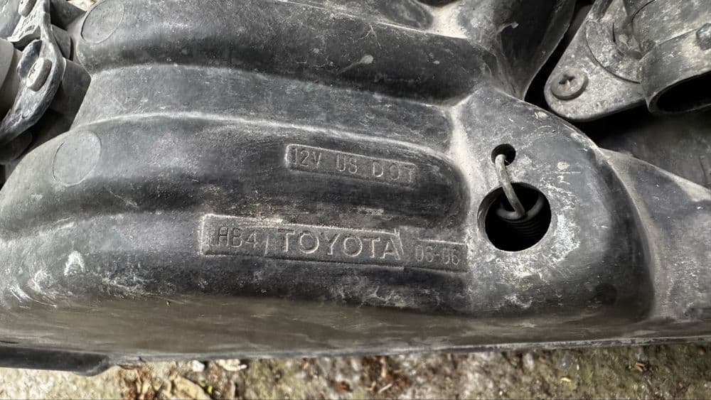 Фара перед на Toyota Camry 10 — 3