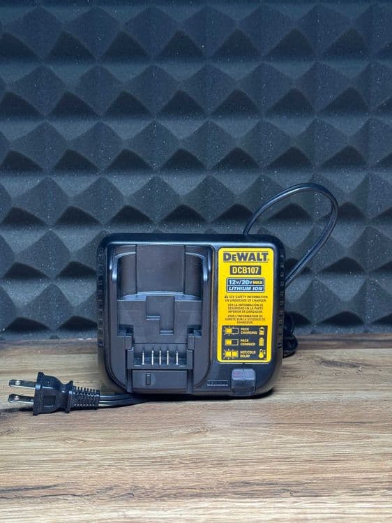 Аккумулятор и Зарядка Dewalt Оригинал США — 2