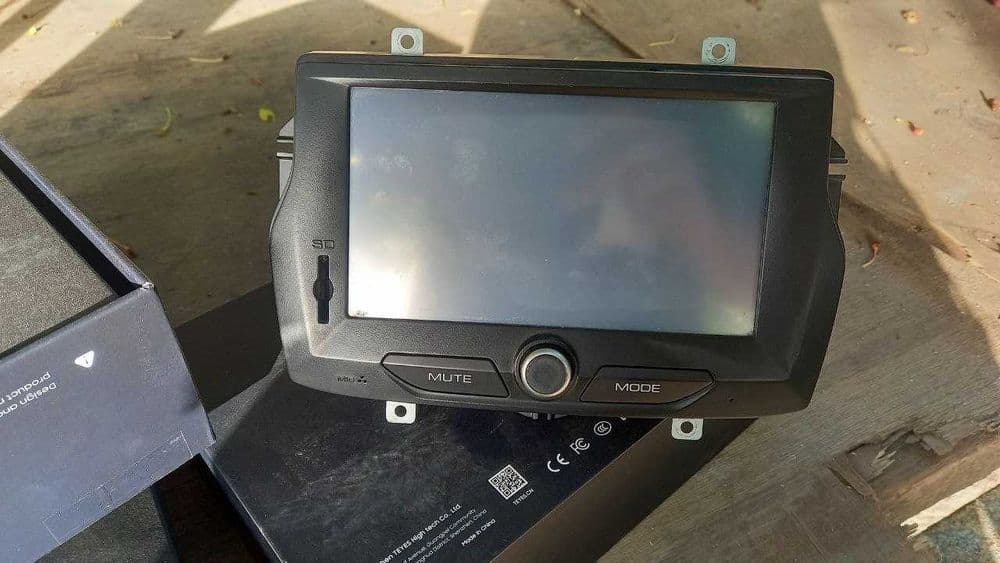 Lada Vesta SW Cross original monitori sotiladi — 1