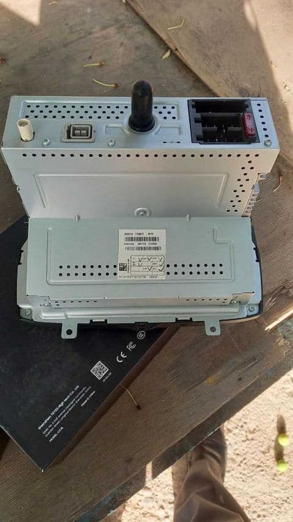 Lada Vesta SW Cross original monitori sotiladi — 2