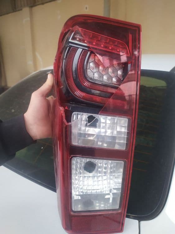 Продаю фару от ИСУЗУ D MAX — 1