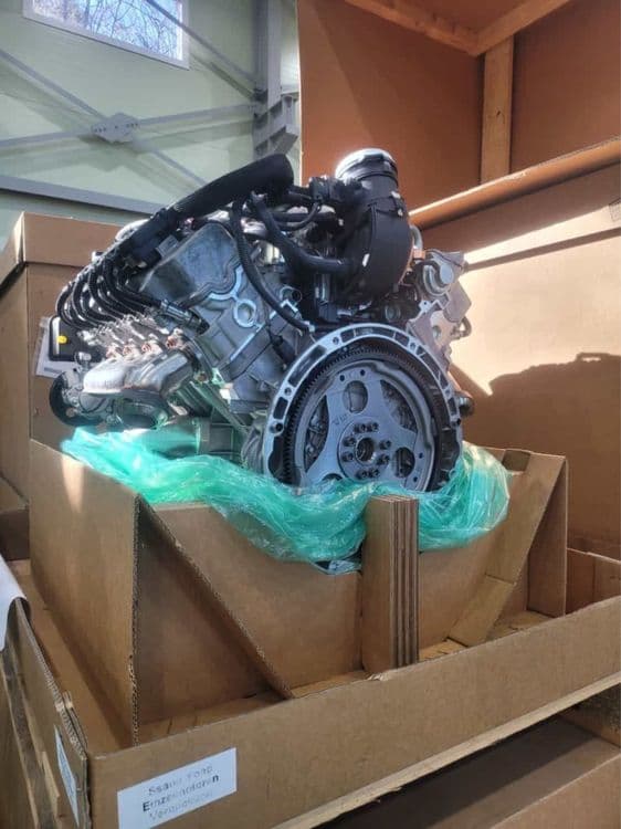 Mercedes Benz V-8 mator yangi — 5