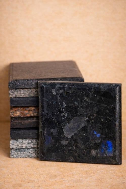 Fasad uchun granit travertin mavjud, optom narxda 11$ — 5