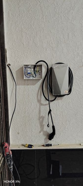 elektrika xizmati elektromobilga zaryadnik — 3