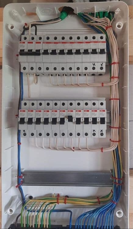 ELEKTRIK XIZMATI 24/7   220 v 380 v — 2