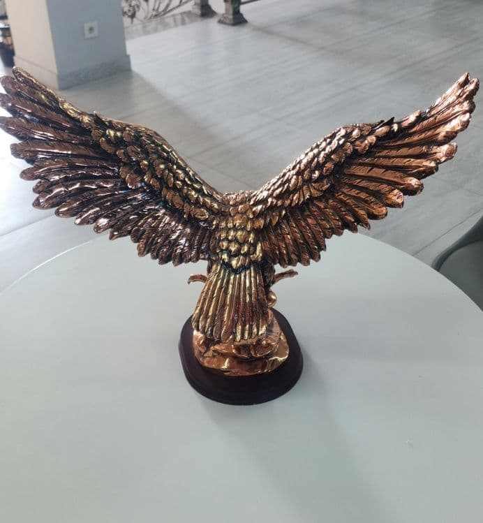 Statuetka burgut sotiladi 220$ — 4