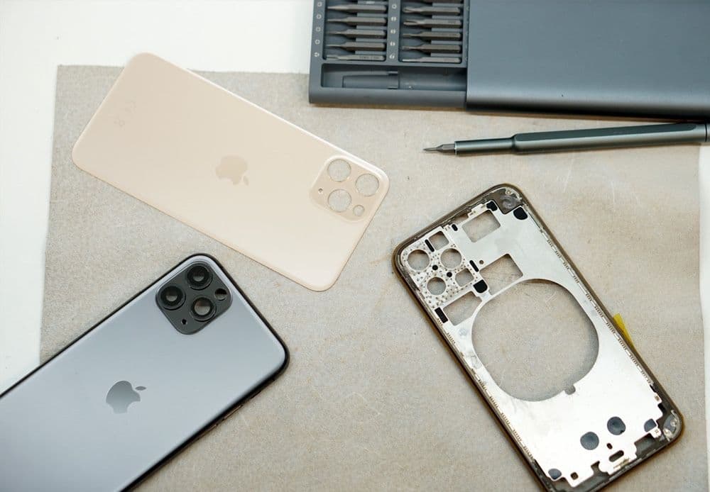 Замена задней крышки iPhone 15 Pro Max — 3