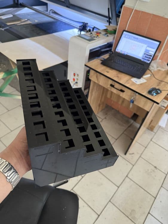 LAZER ROVER UV pechat xizmati-goyangizni shakilga solamiz — 2