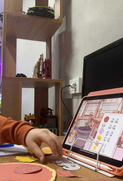 Преподаватель по математике и физике (1-11 классы) — 4