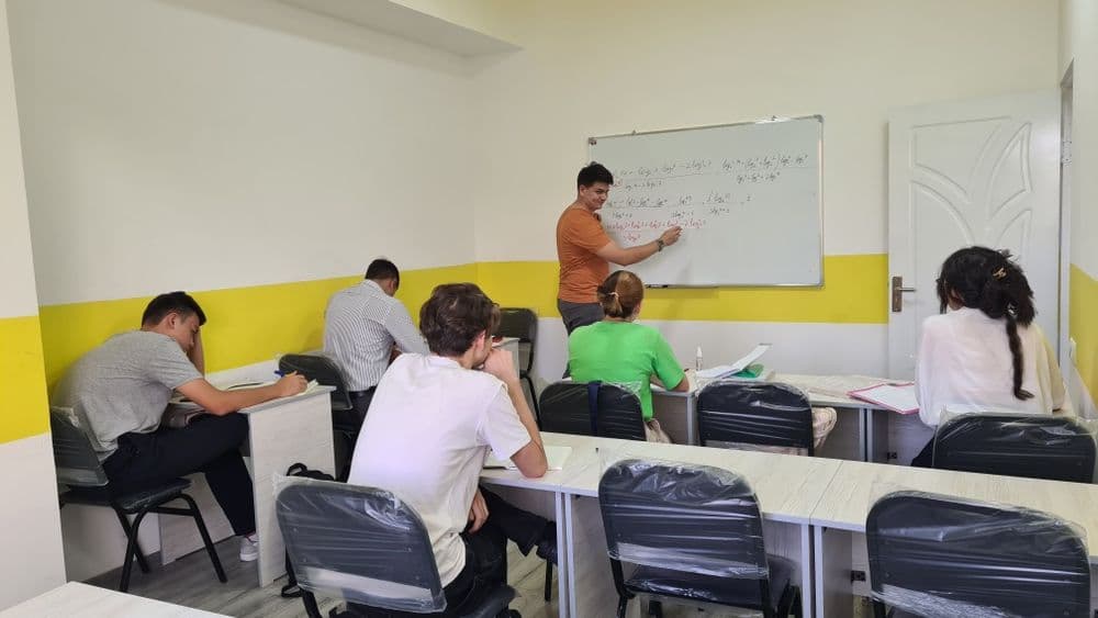 Репетитор по Математике и Физике. Курсы, преподаватель — 3