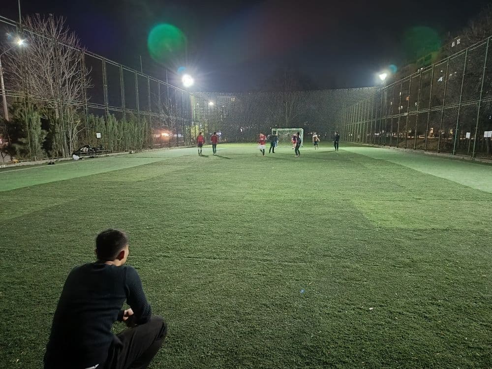 Fudbol maydoni Mini suniy maydon fudbol uchun, valibol o'ynasa xam bol — 1