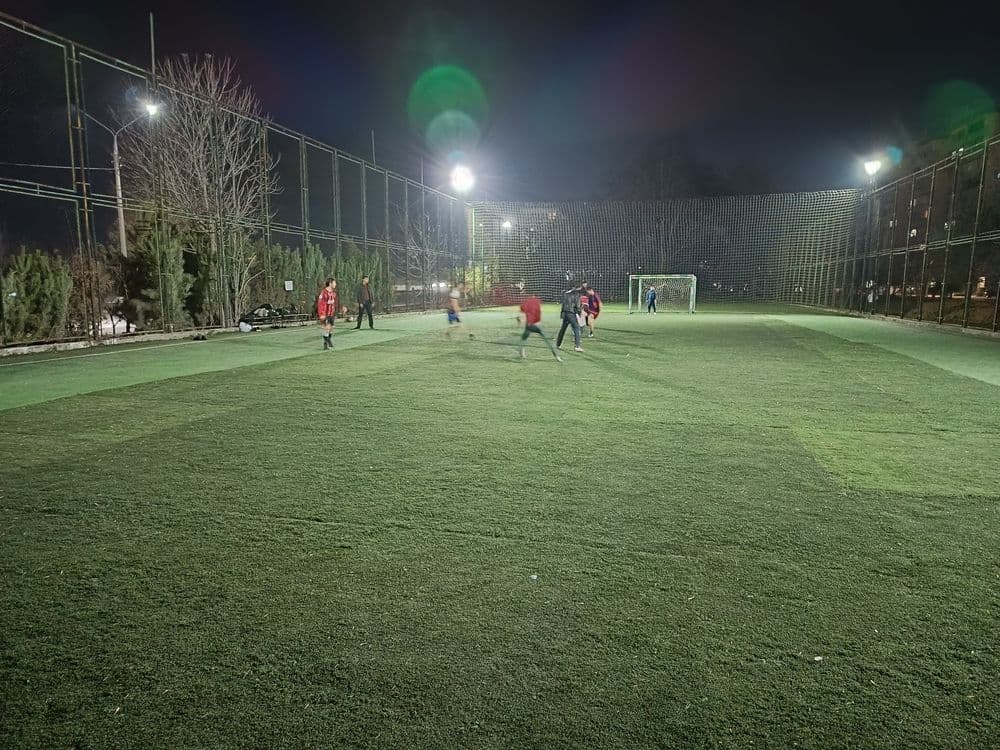 Fudbol maydoni Mini suniy maydon fudbol uchun, valibol o'ynasa xam bol — 2