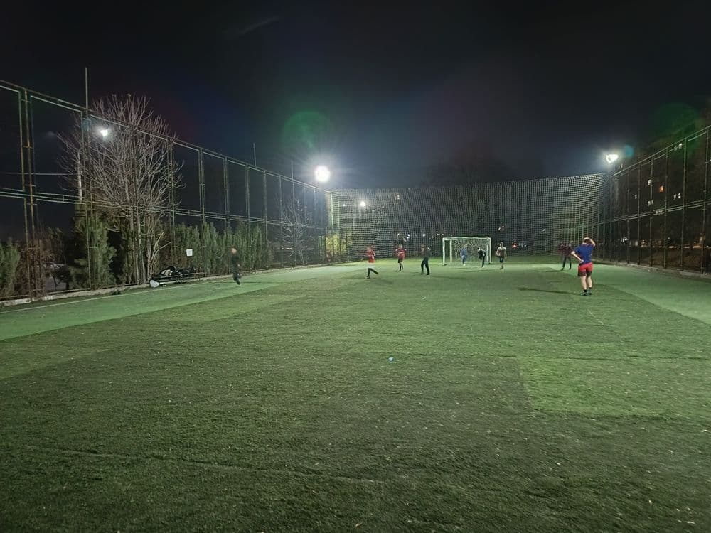 Fudbol maydoni Mini suniy maydon fudbol uchun, valibol o'ynasa xam bol — 3